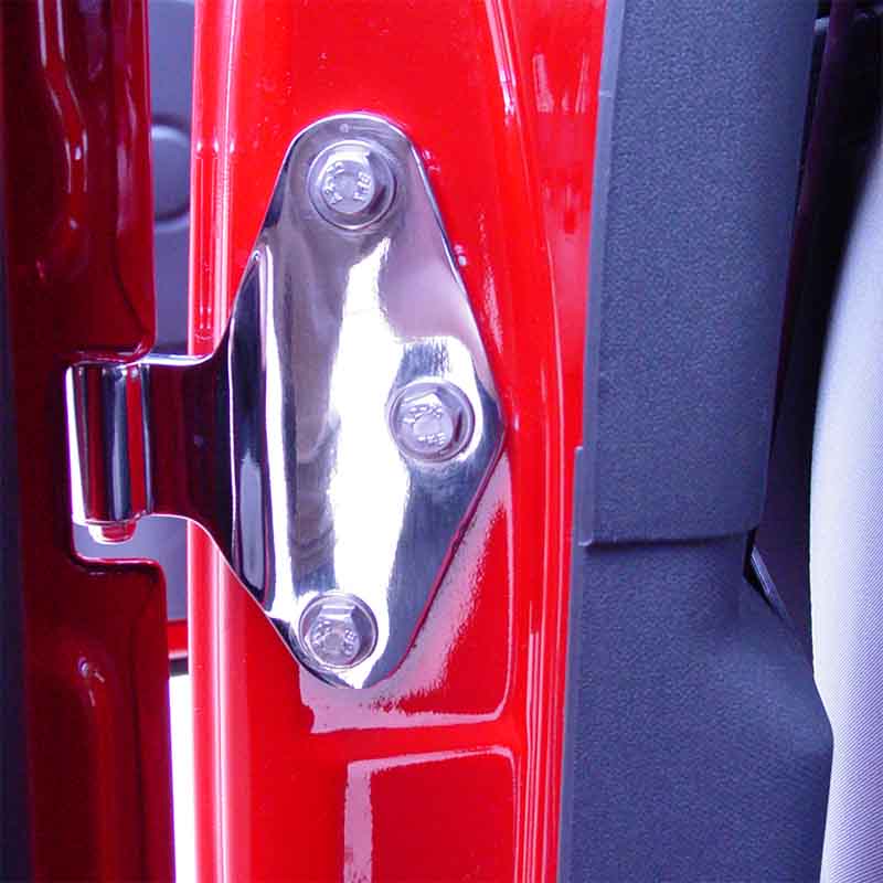 Installed Kentrol T-304 stainless steel hinges for Jeep Wrangler JL, showcasing the polished stainless steel