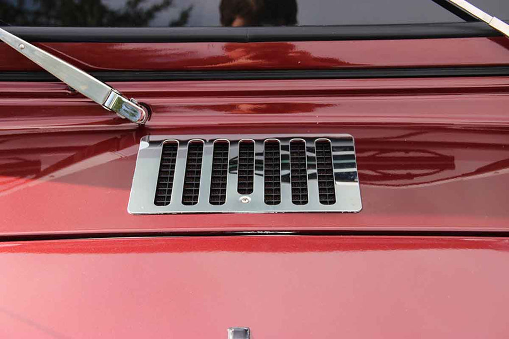 Frontal view of Kentrol Hood Vent for 1997-2006 Jeep Wrangler 30500 installed to the hood