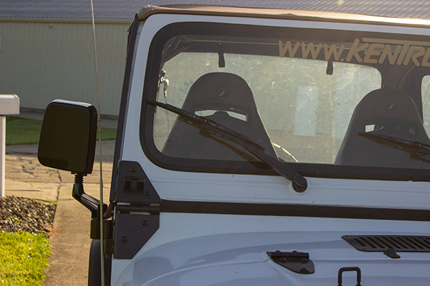 Frontal view of one of the Kentrol Mirrors for 1988–2006 Jeep Wrangler 50475 installed to the vehicle