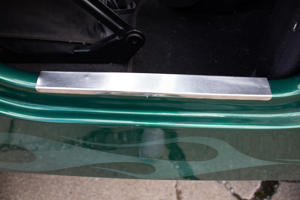 Close-up shot of one of the two Kentrol Entry Guards for 1976–1995 Jeep CJ, Wrangler 50416 installed to the vehicle