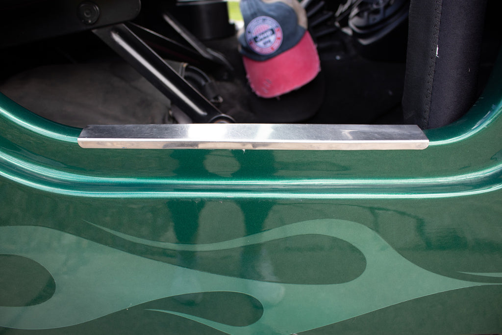 One of the two Kentrol Entry Guards for 1976–1995 Jeep CJ, Wrangler 50416 installed to the vehicle